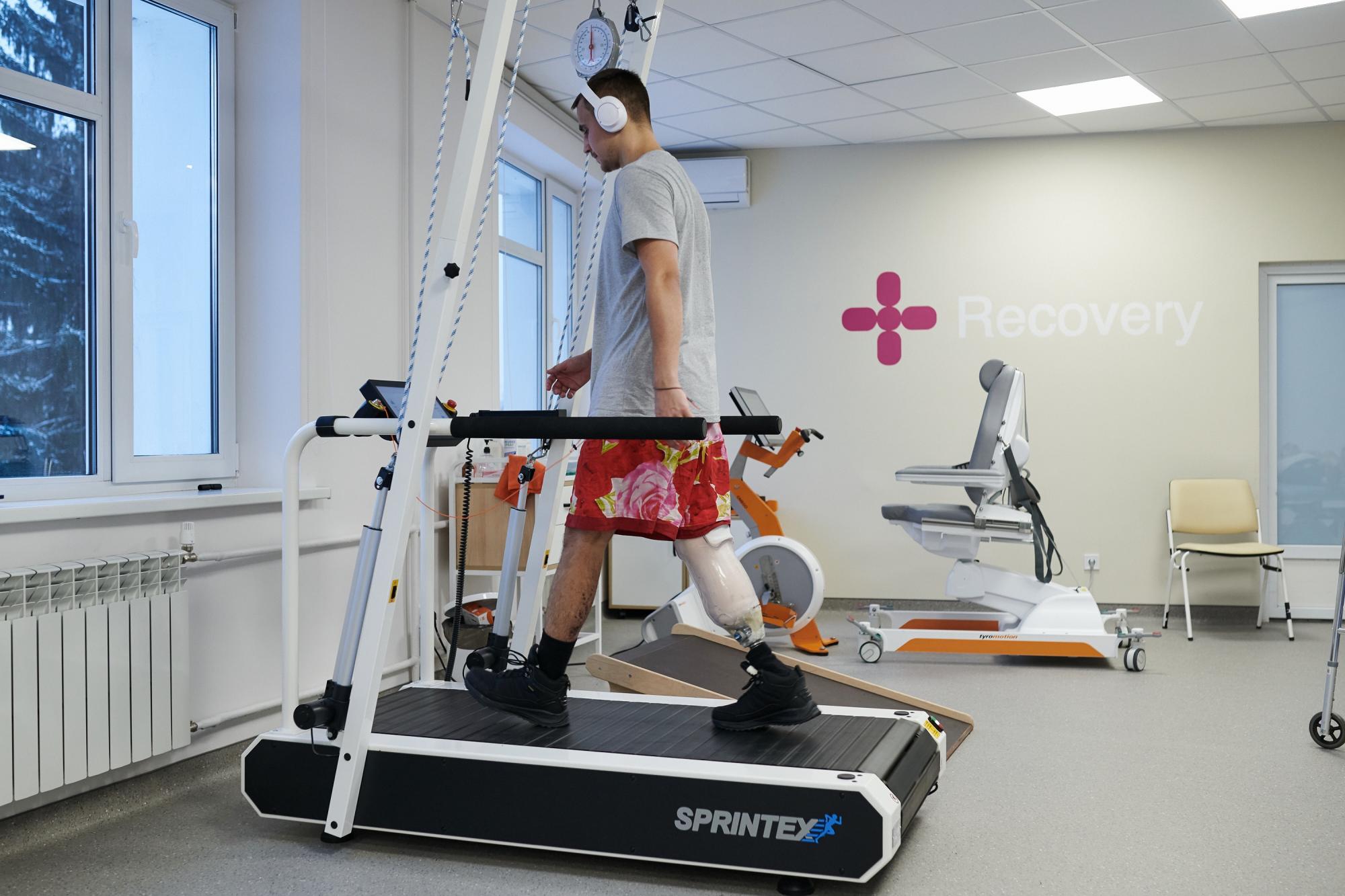 Вакарчук зіграв несподіваний концерт для військових: душевні фото і відео